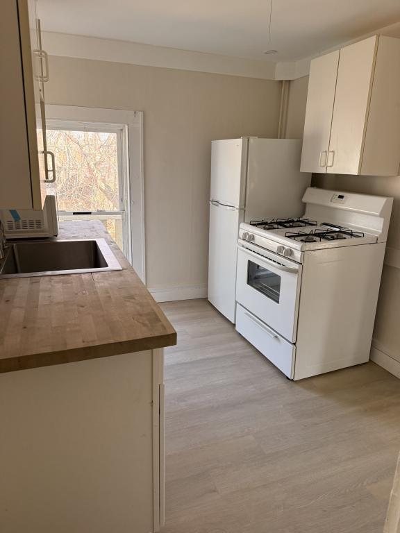 33 South St in Enfield, CT - Building Photo - Building Photo