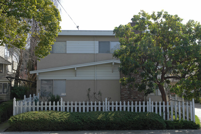 1354 Pearl St in Alameda, CA - Building Photo - Building Photo