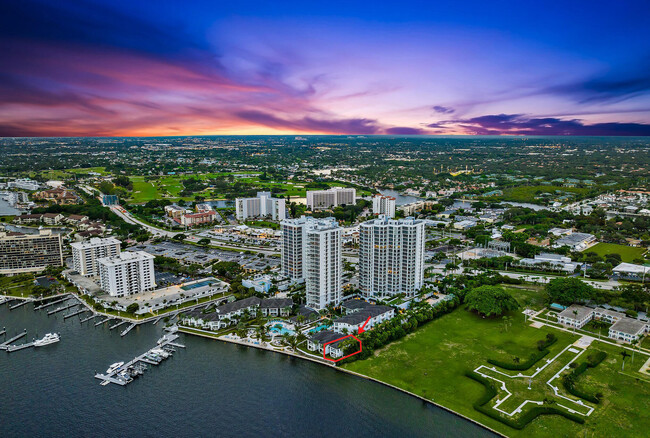 100 Water Clb Wy in North Palm Beach, FL - Building Photo - Building Photo