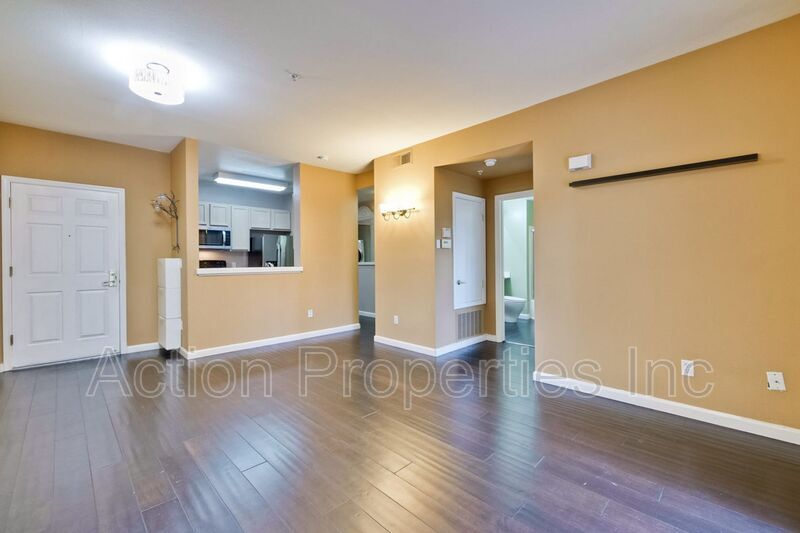 2255 Showers Dr in Mountain View, CA - Foto de edificio