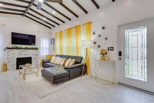 774 NW 49th St in Miami, FL - Building Photo