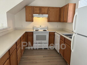1303 Powell Ln in Reno, NV - Building Photo - Building Photo