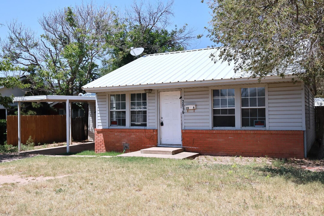 2016 42nd St in Lubbock, TX - Building Photo