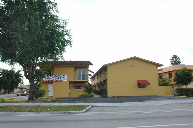 1400 W 41st St in Hialeah, FL - Building Photo - Building Photo