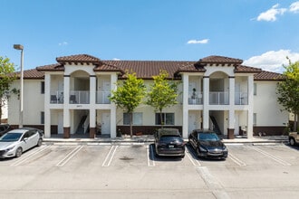 Palm West Apartments in Hialeah, FL - Building Photo - Building Photo