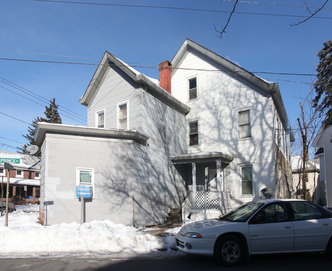 44 Prince St in Kingston, NY - Foto de edificio - Building Photo