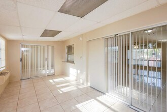 3645 Valais Dr in Hollywood, FL - Building Photo - Building Photo