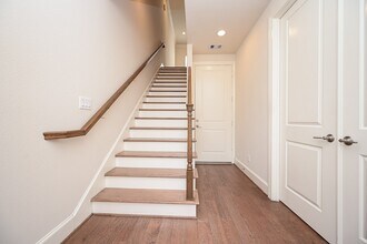 9546 London Bridge Station in Houston, TX - Building Photo - Building Photo