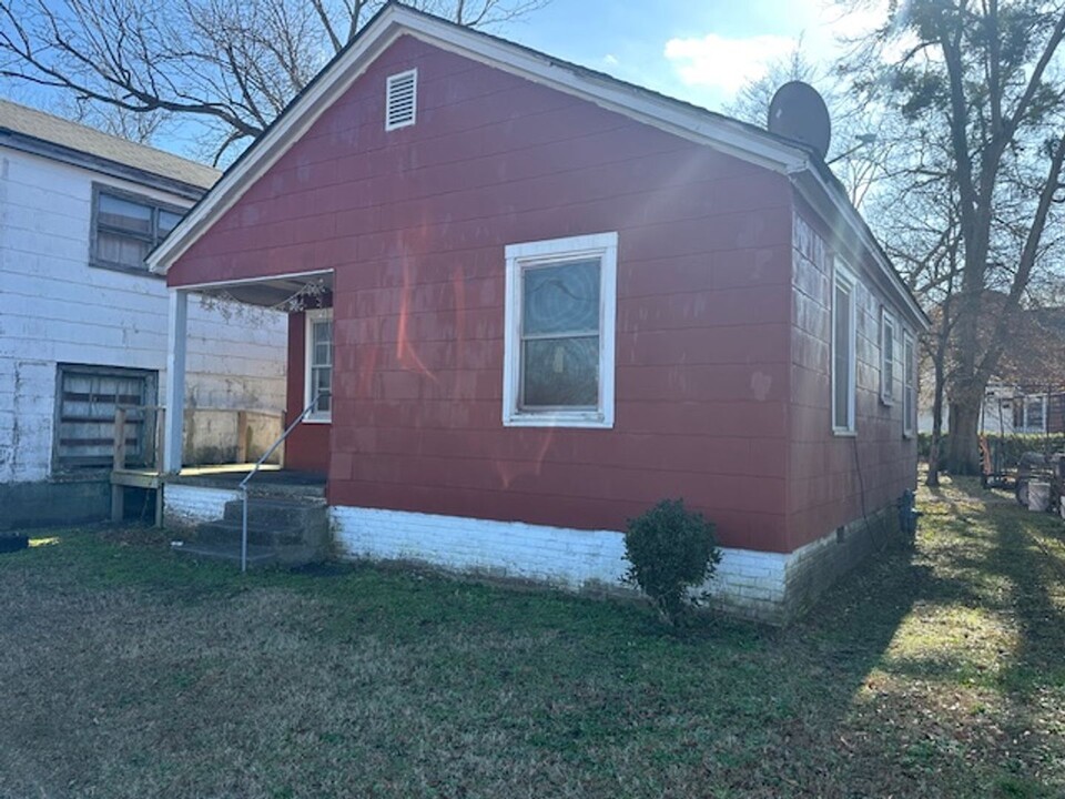 403 North St in Kinston, NC - Building Photo