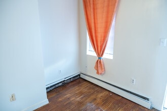 28 Radde Pl in Brooklyn, NY - Building Photo - Building Photo