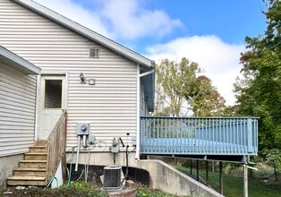 4438 Morningside Dr SE in Kentwood, MI - Building Photo - Building Photo