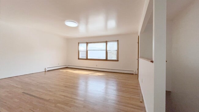 421 Manila Ave in Jersey City, NJ - Building Photo - Building Photo