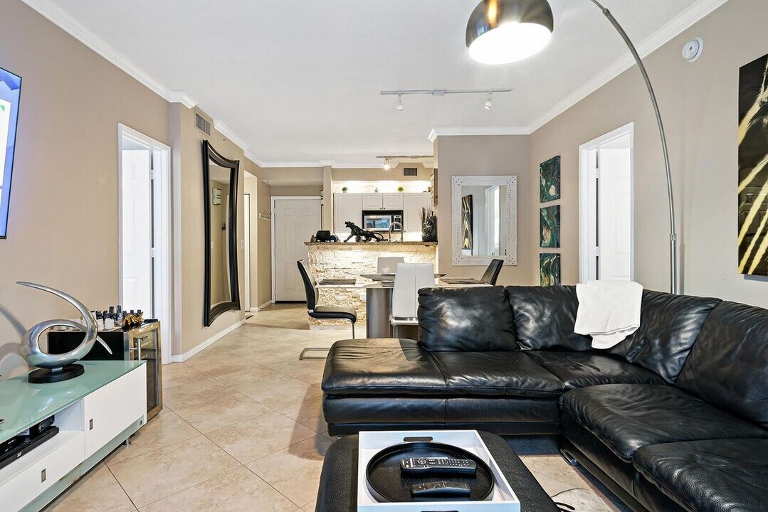 580 S Sapodilla Ave in West Palm Beach, FL - Building Photo