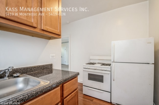 5419 W Montrose Ave, Unit GDN