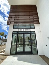 The Villas at Channel Islands in Oxnard, CA - Foto de edificio - Building Photo