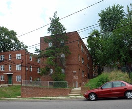 927 52nd St NE in Washington, DC - Building Photo - Building Photo