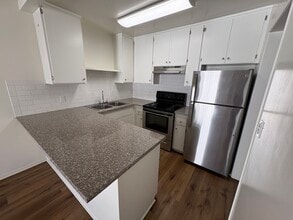 Victory Blvd Apartments in Burbank, CA - Building Photo - Building Photo