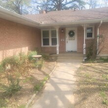 1205 College Oaks Dr in Arlington, TX - Building Photo - Building Photo