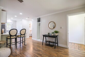 504 Saint John St, Unit 2 in Portland, ME - Foto de edificio - Building Photo