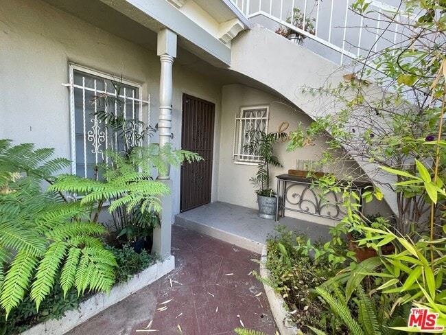 4010 W Adams Blvd in Los Angeles, CA - Building Photo - Building Photo