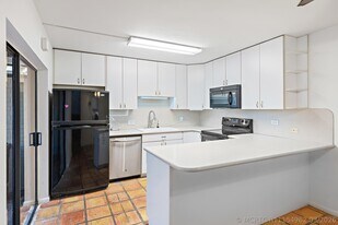227 2nd Terrace in Palm Beach Gardens, FL - Building Photo