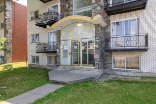 6410 Léger Boul in Montréal, QC - Building Photo