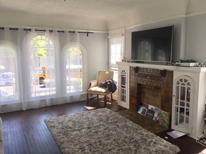 131 N New Hampshire Ave in Los Angeles, CA - Foto de edificio - Interior Photo