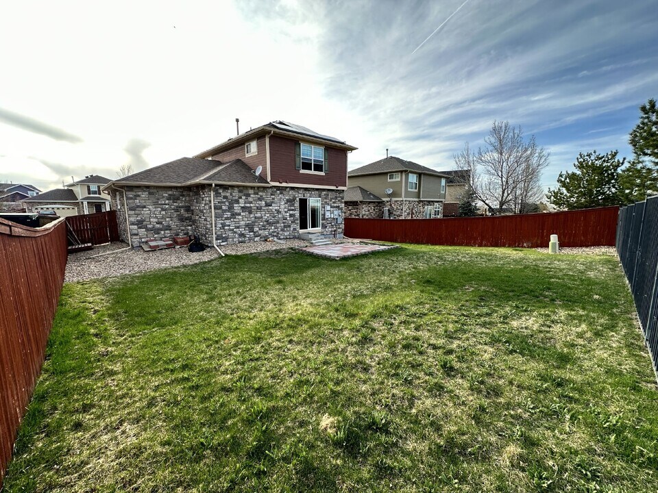 24744 E Chenango Dr in Aurora, CO - Building Photo