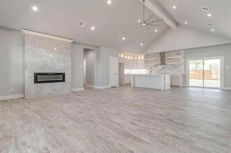 580 Highview Ct in Godley, TX - Building Photo - Building Photo