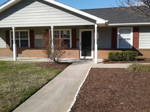 Somerset Court Apartments in Wilson, NC - Building Photo - Building Photo