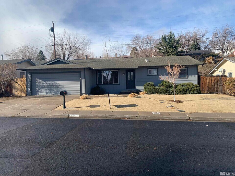 1511 Peavine Rd in Reno, NV - Building Photo