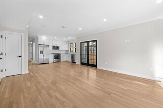 279 Lamartine St, Unit 1A in Boston, MA - Building Photo - Building Photo