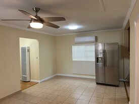 5332 Buchanan St, Unit 5332 in Los Angeles, CA - Building Photo