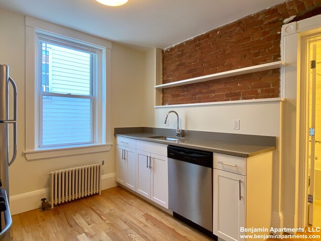 100 Harvard St, Unit 2