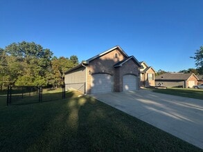 172 Ridgeview Dr in St. Robert, MO - Building Photo - Building Photo