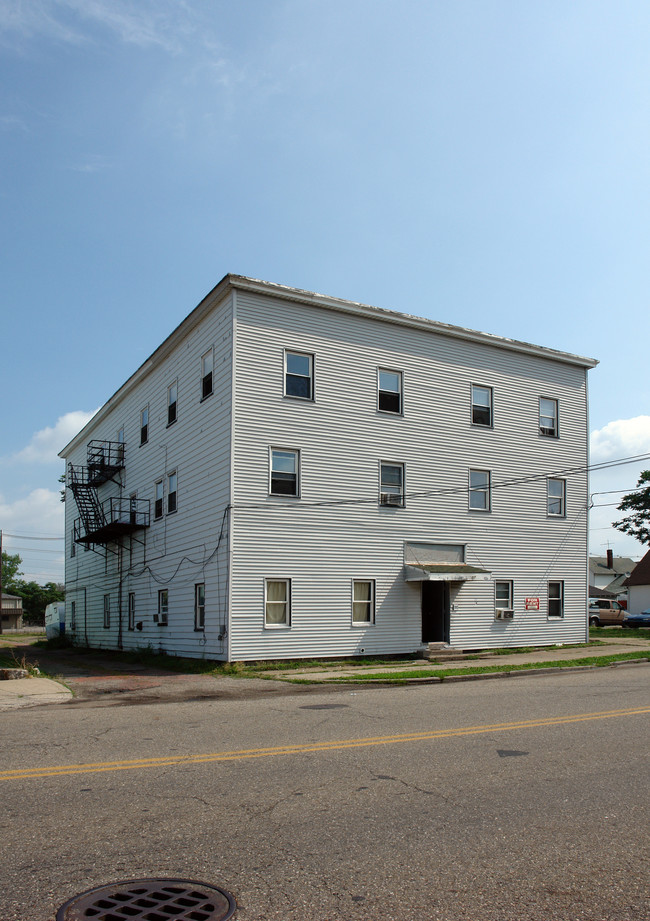 1207 6th St SW in Canton, OH - Building Photo - Building Photo