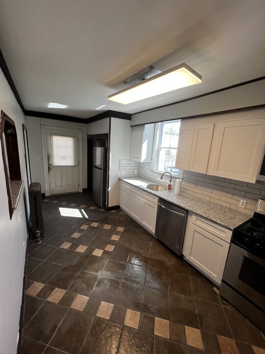 24 Lawrence St, Unit A in Cumberland, RI - Building Photo