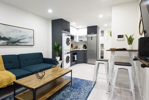 244 E 75th St in New York, NY - Building Photo