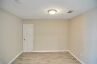 904 Maltby St photo'