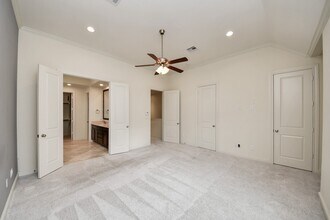 2061 Fannin Station N in Houston, TX - Building Photo - Building Photo