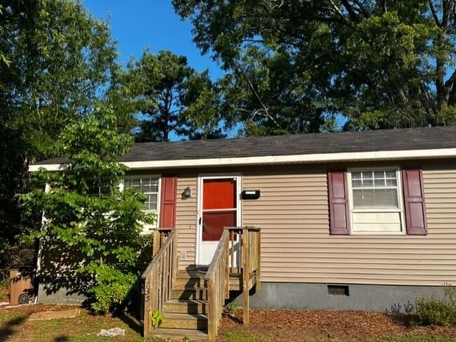 735 N Main St in Wake Forest, NC - Building Photo - Building Photo