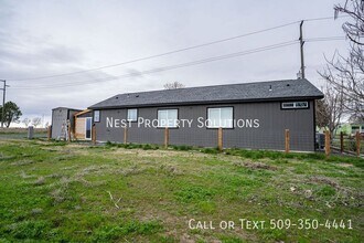 905 W 6th St in Warden, WA - Building Photo - Building Photo