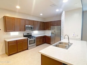 2239 W Donner Dr in Phoenix, AZ - Building Photo - Building Photo