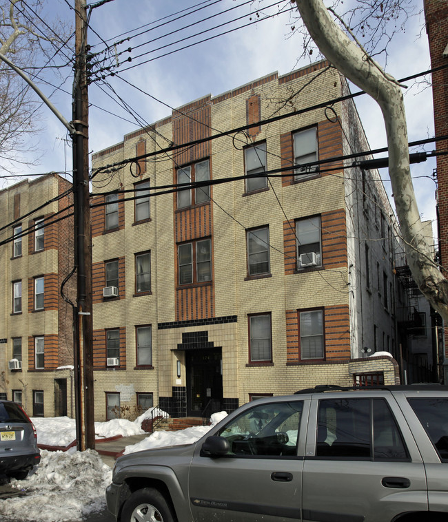 174 Jewett Ave in Jersey City, NJ - Building Photo - Building Photo