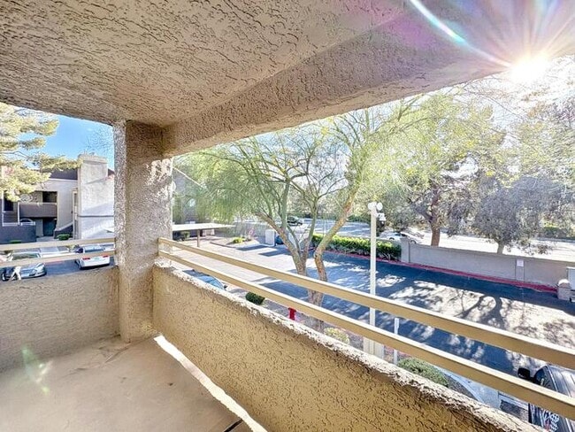 5076 S Rainbow Blvd in Las Vegas, NV - Building Photo - Building Photo