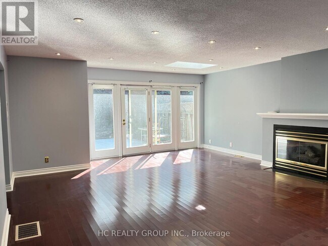 39 Dallington Dr in Toronto, ON - Building Photo - Building Photo
