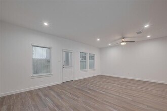 3017 La Rambla Dr in Houston, TX - Building Photo - Building Photo
