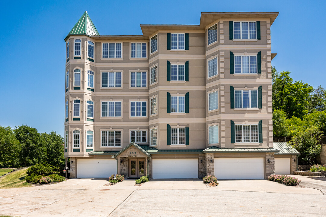 255 Holiday Rd, Unit Valley Condos in Coralville, IA - Foto de edificio