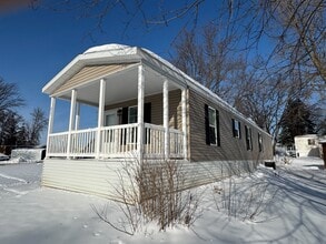 317 22nd St NW in Stewartville, MN - Building Photo - Building Photo