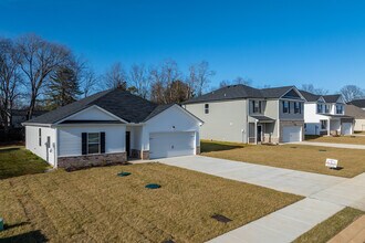Brady Estates in Murfreesboro, TN - Building Photo - Building Photo